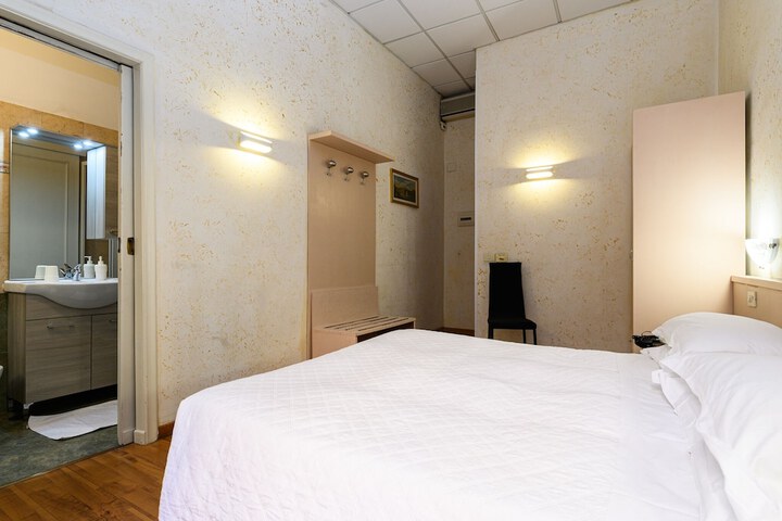 Room 48 of 127