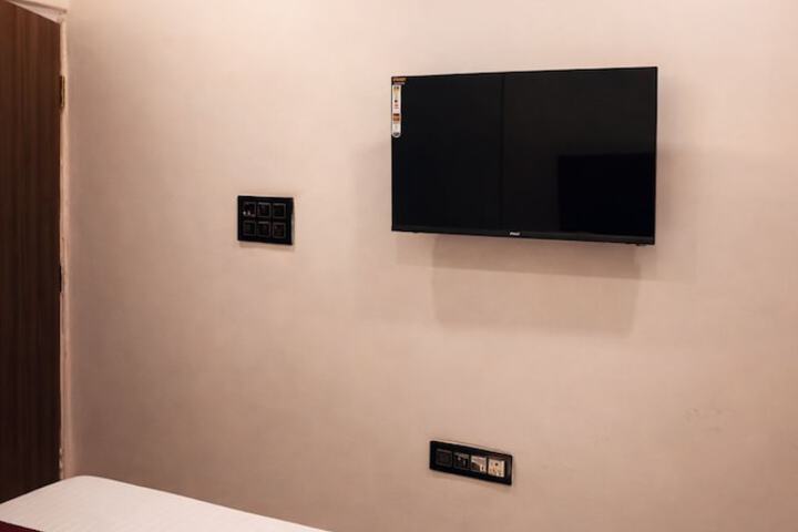 Room 21 of 38