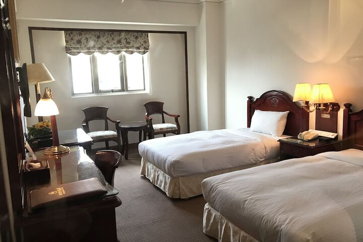Room 17 of 44