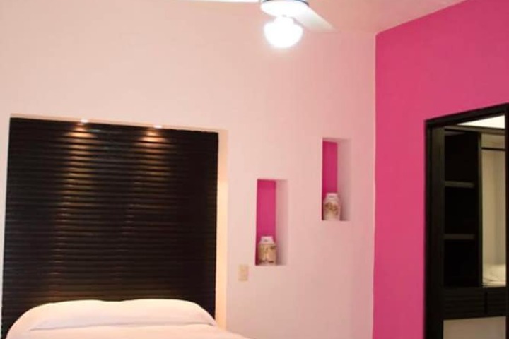 Room 8 of 70