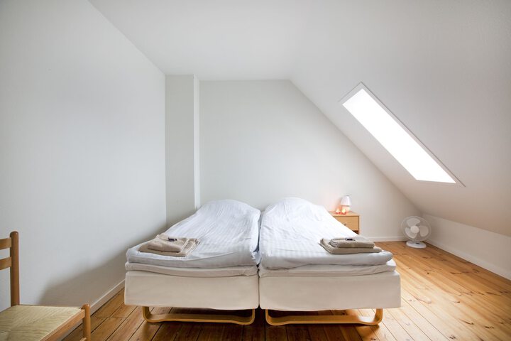 Room 10 of 29