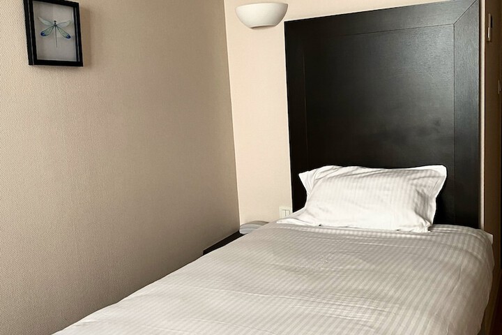 Room 26 of 63
