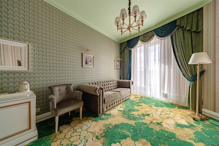 Room 21 of 40