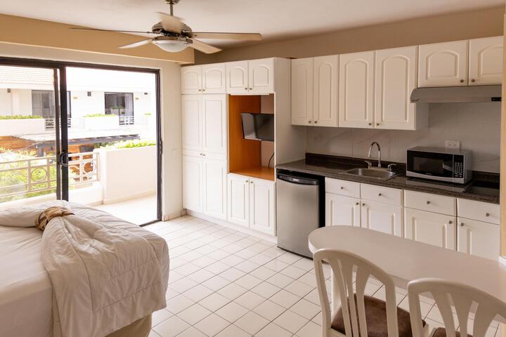 Room 2 of 62