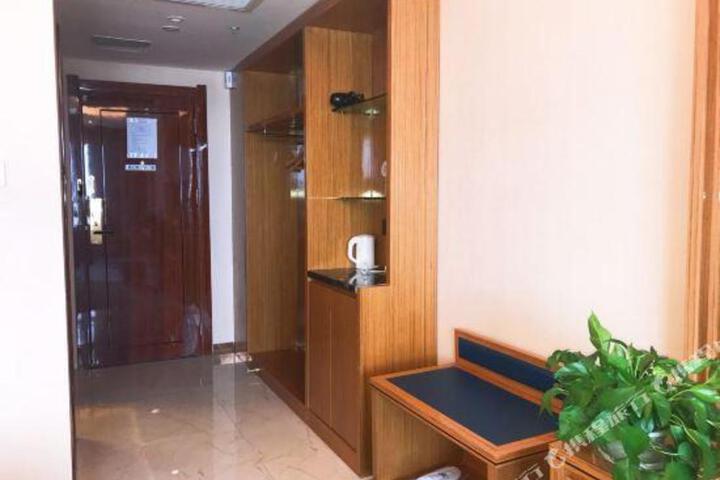 Uole Sunshine Hotel