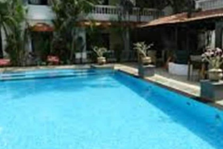 Hotel Pool
