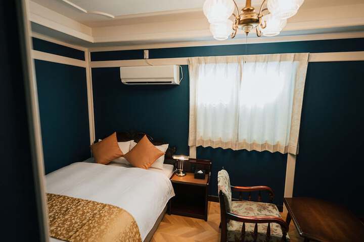 Room 22 of 106