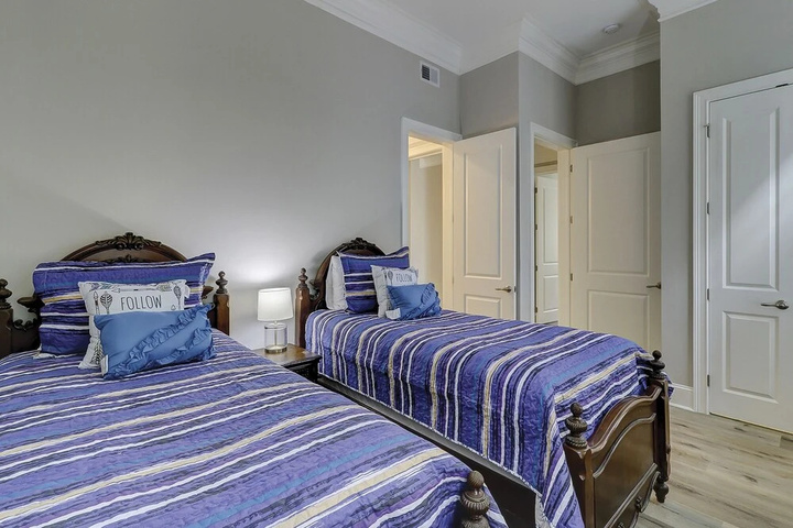 Room 5 of 23