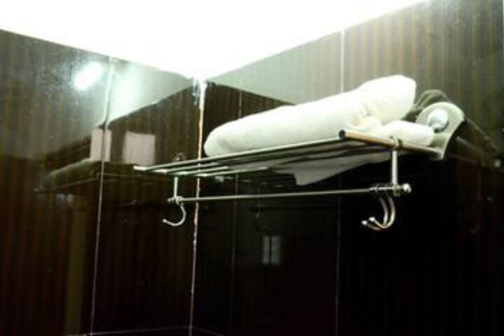 Room 2 of 18