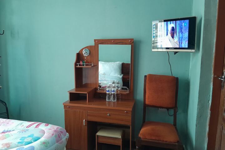 Room 9 of 29