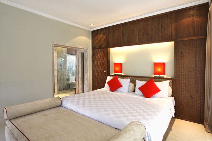 Room 3 of 52