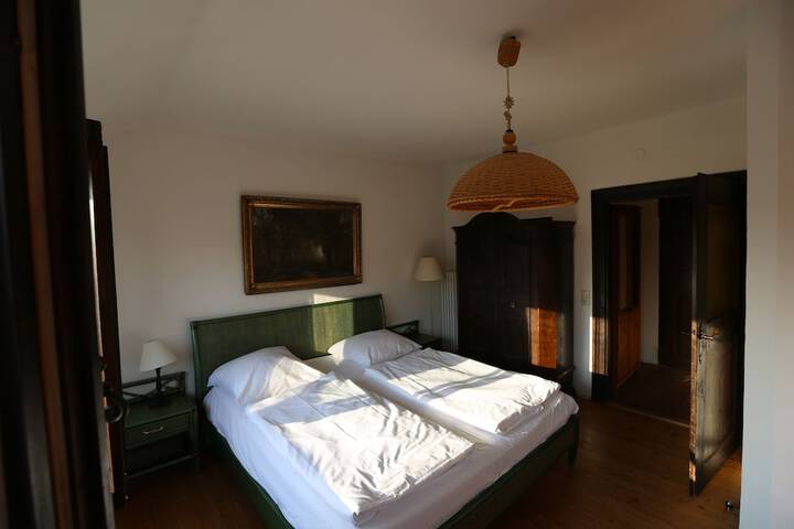 Room 14 of 86