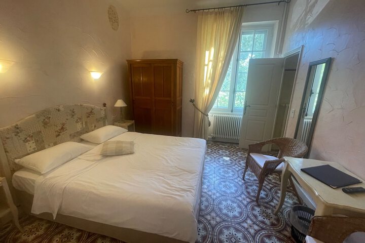 Room 17 of 47