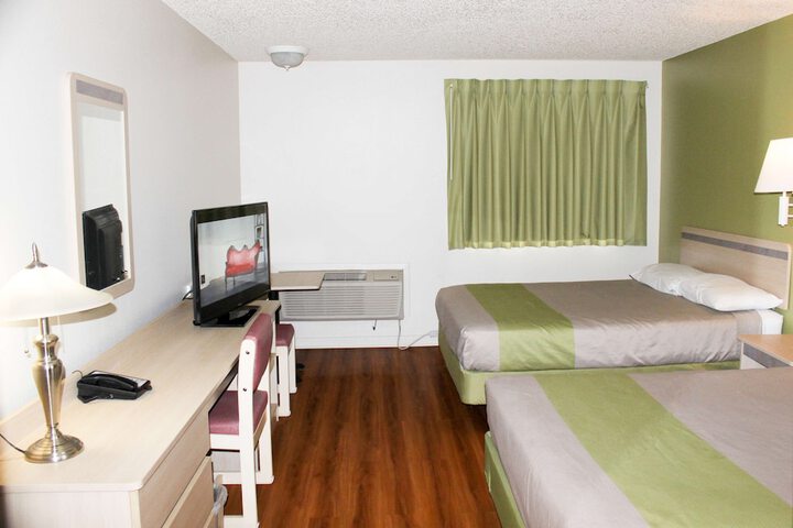 Room 15 of 38
