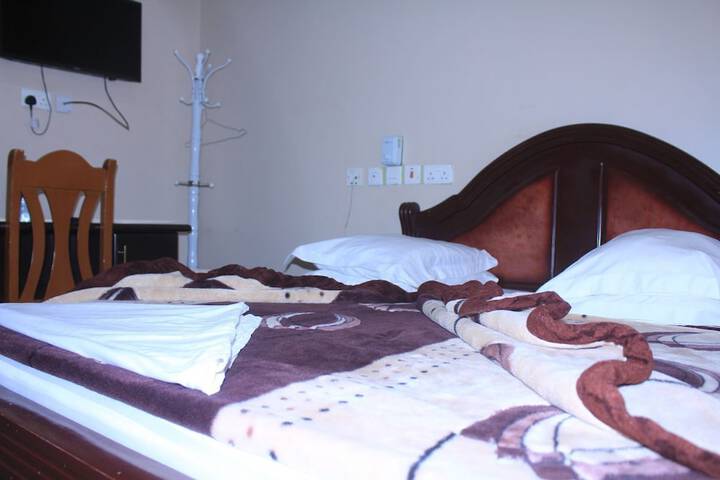 Room 3 of 6