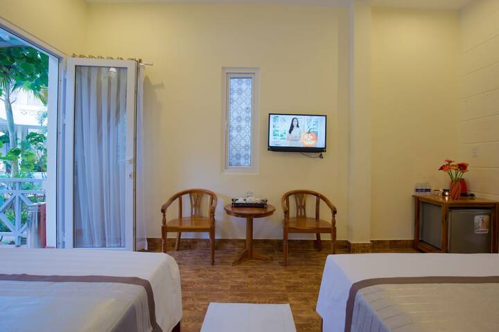 Room 10 of 83