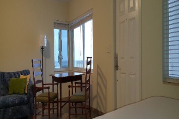 Room 391 of 695