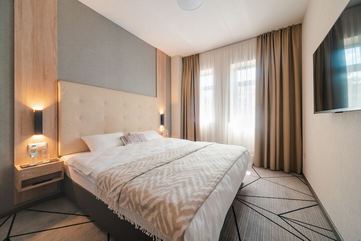 Room 15 of 38