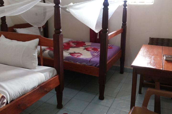 Room 6 of 40