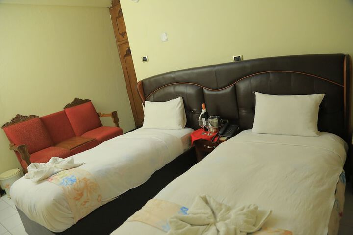 Room 10 of 60