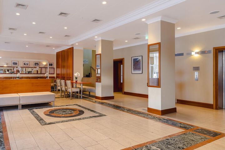 Entrance & Lobby