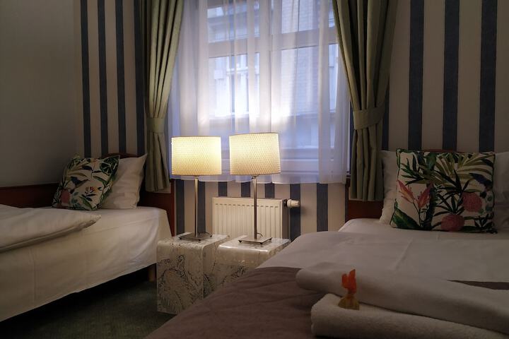 Room 16 of 70