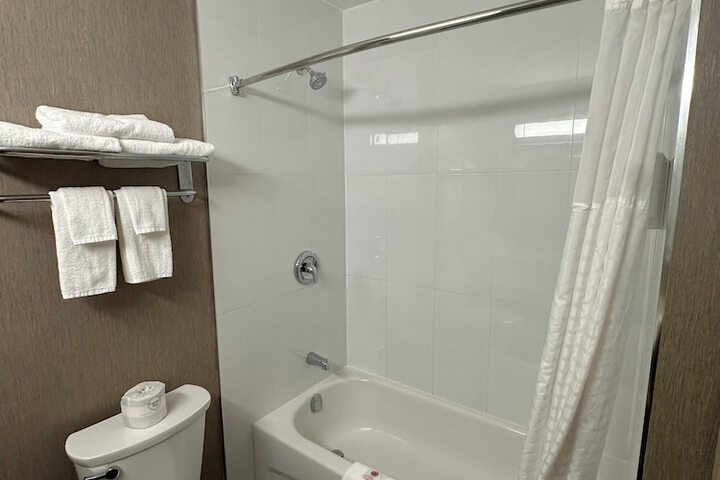 Room 10 of 12