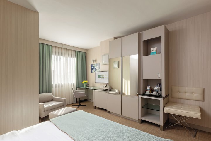 Room 32 of 88