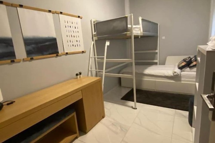 Room 4 of 26