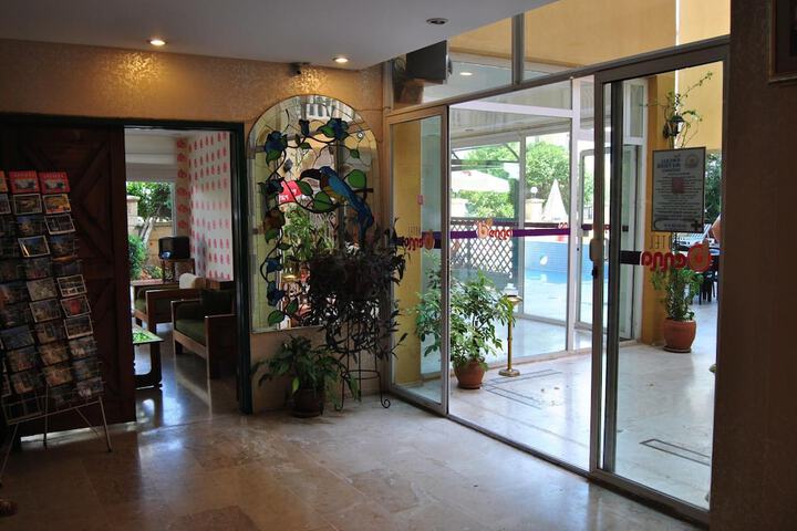 Guest Lobby