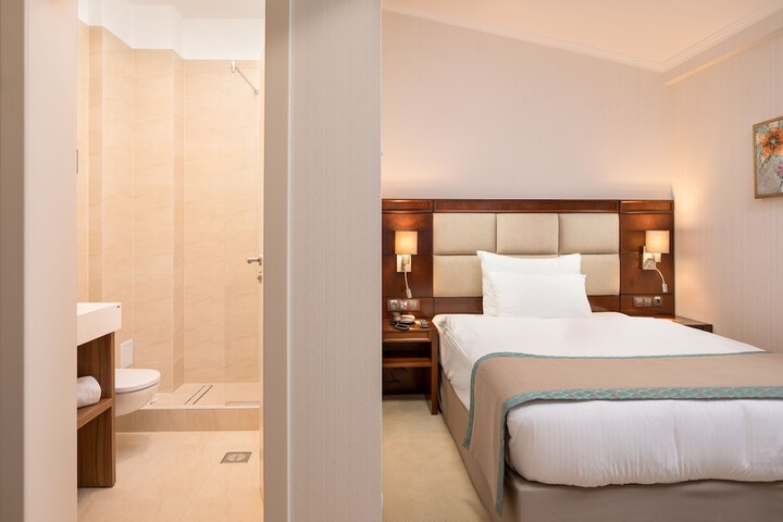 Room 21 of 54