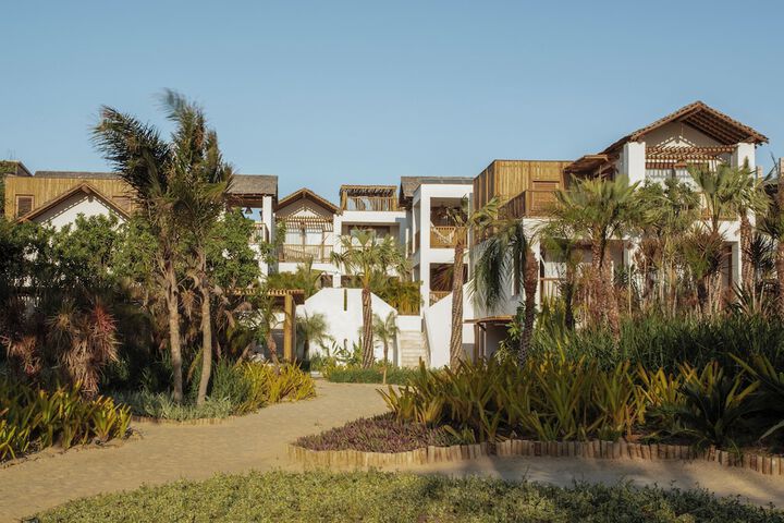 Hotel Exterior 118 of 122