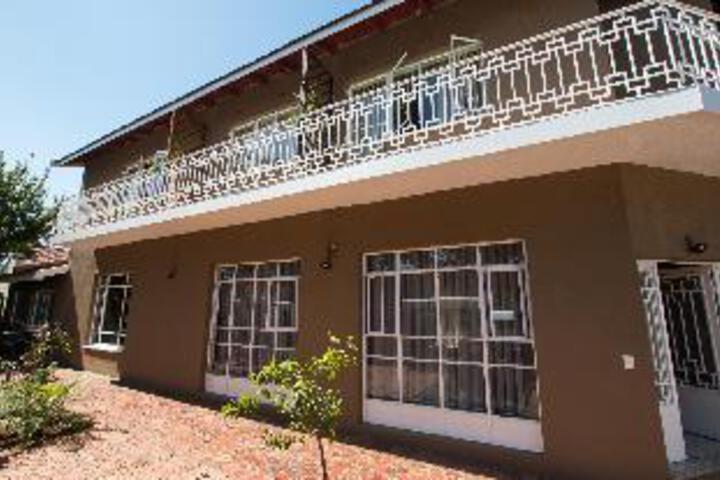 Summer Garden Guest House (Urban Jungle) in Johannesburg