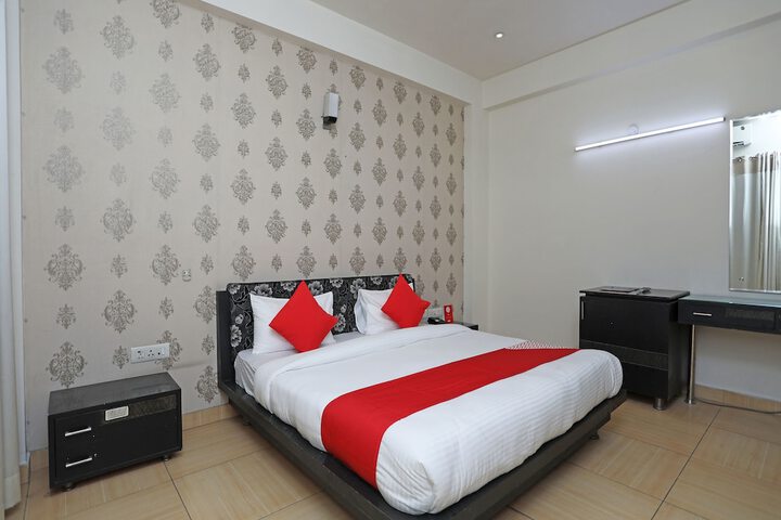 Room 4 of 19