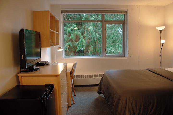 Room 16 of 80