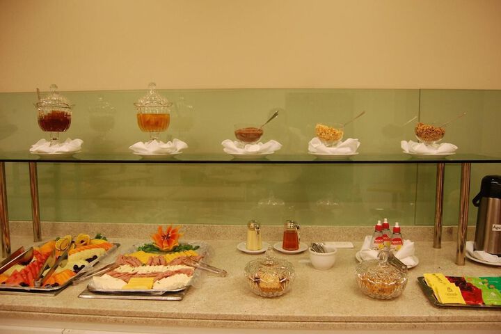 Dining 41 of 46