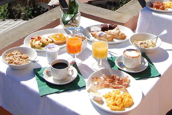 Breakfast/Coffee Service 77 of 100