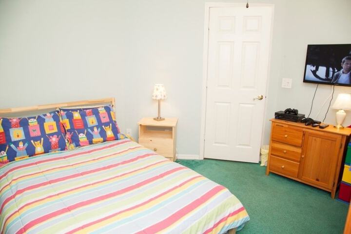 Room 9 of 28