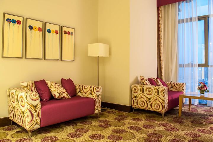 Room 27 of 106