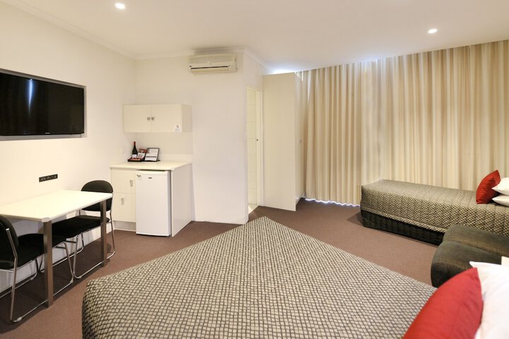 Room 27 of 62