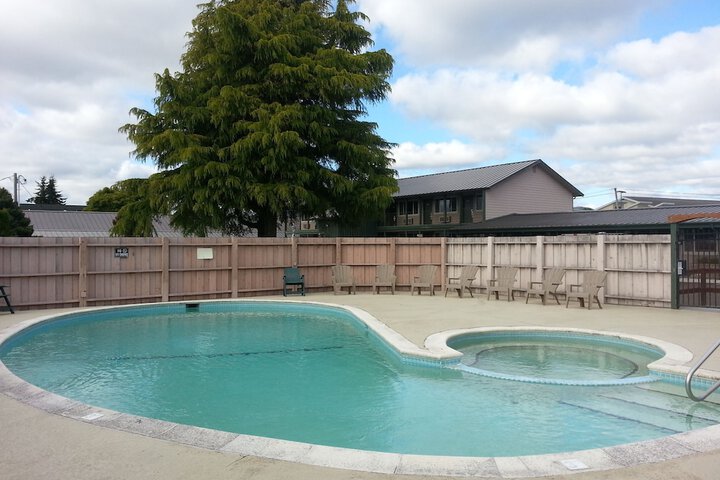 Pool 51 of 89