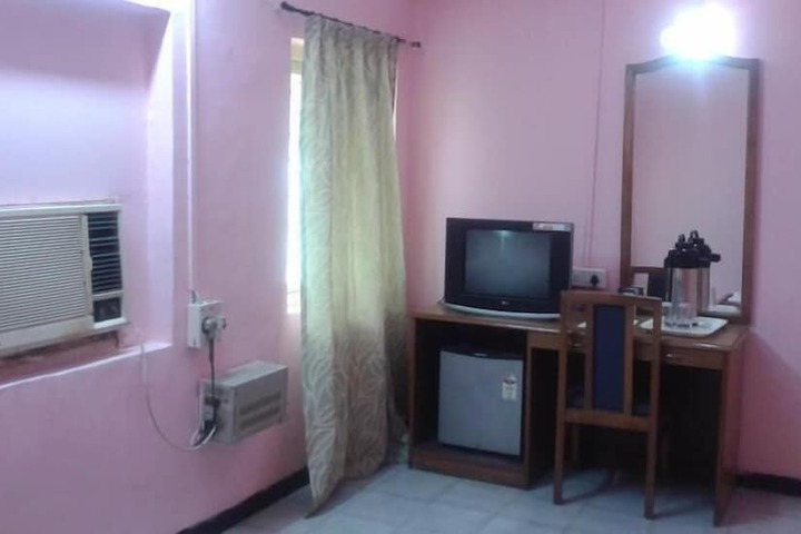 Room 13 of 17