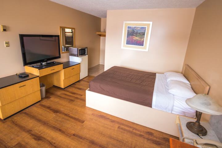 Room 11 of 32