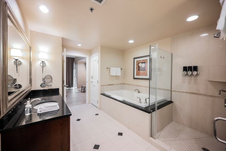 Room 322 of 438