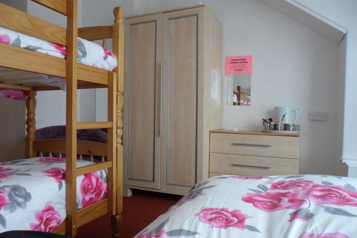 Room 5 of 131