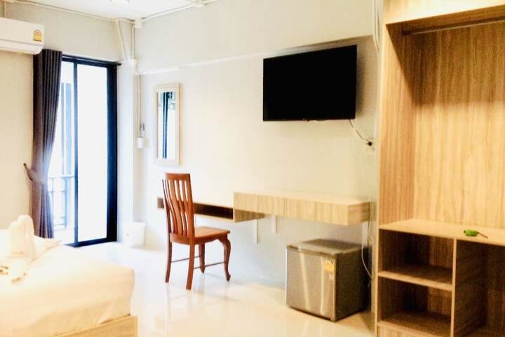 Room 2 of 6