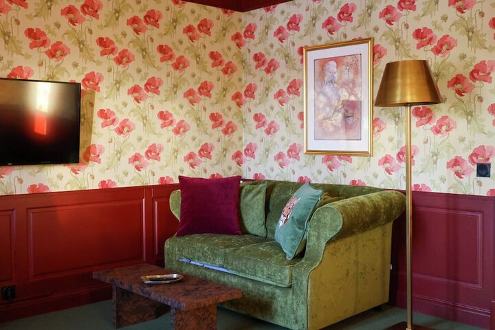 Room 25 of 58