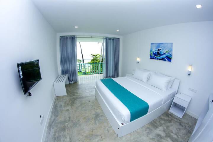 Room 5 of 25