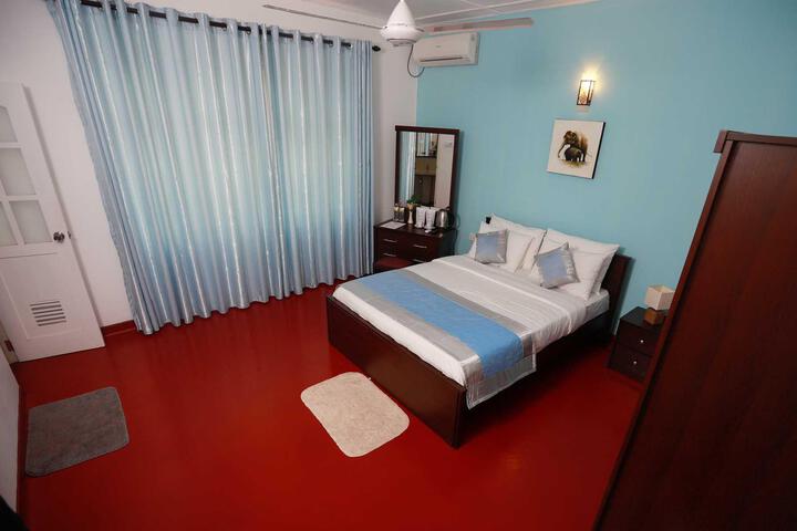 Room 1 of 4