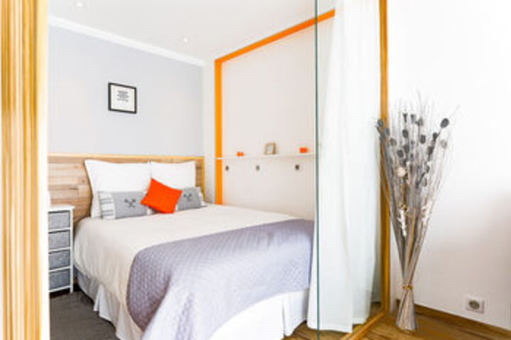 Room 14 of 24